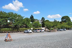 神戸神社駐車場.jpg